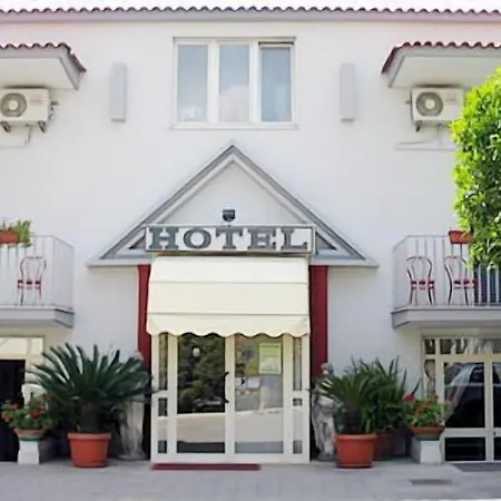 卡尔皮索酒店 3*