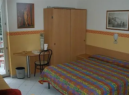 卡尔皮索酒店 庞贝